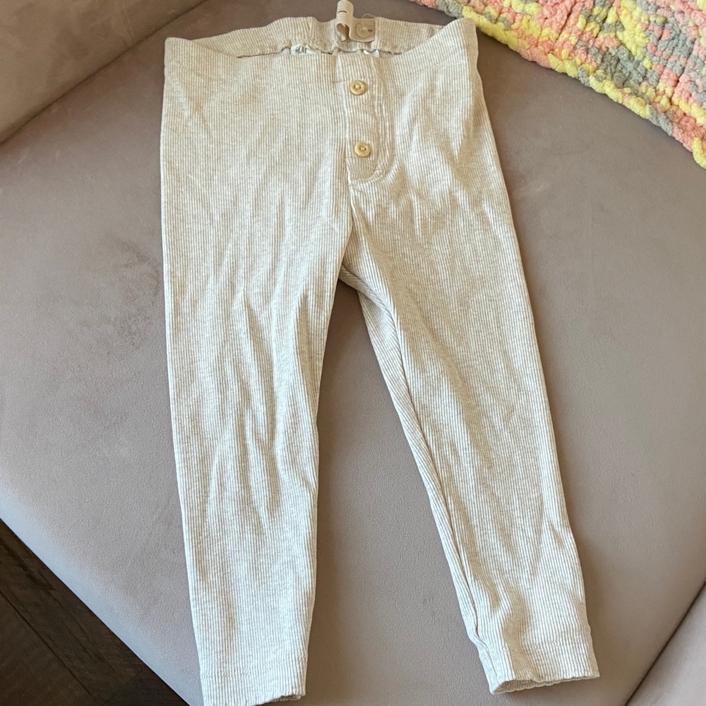 H&M Cream Ribbed Leggings with Button Detail size 2T